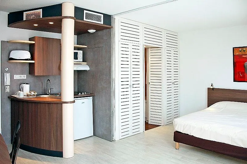 Suite Home Apt Luberon Hotel apartamentowy